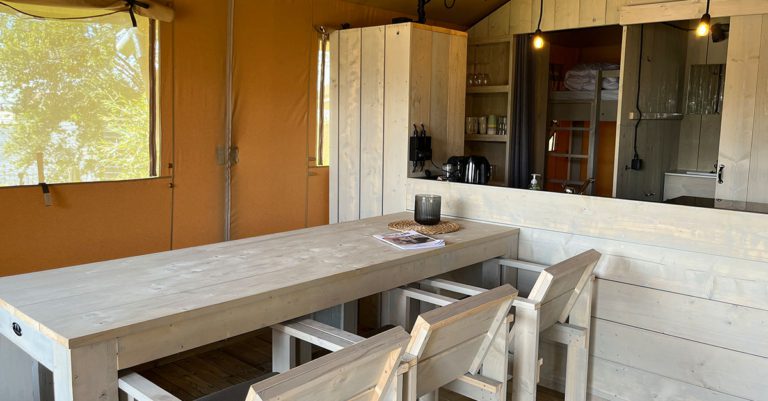 Sitzgelegenheit im Glampingzelt 6 Personen - Waterherberg it Beaken