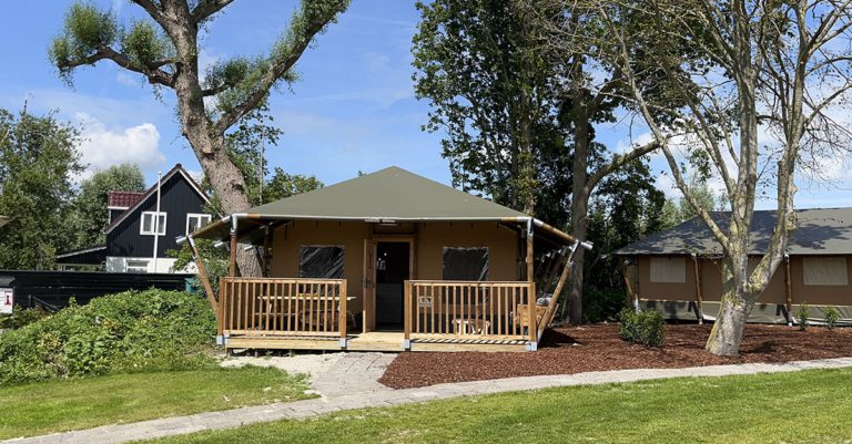 Außenansicht des Glampingzeltes 6 Personen - Waterherberg it Beaken