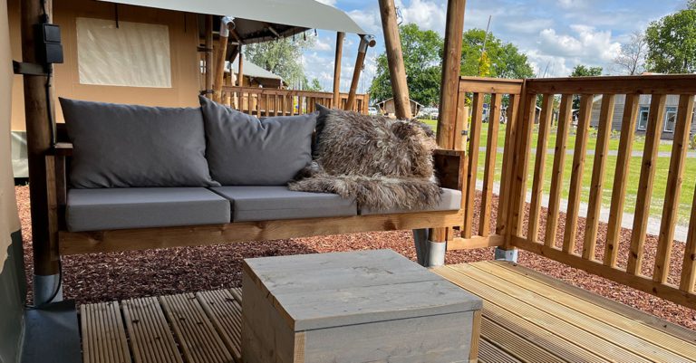 Sitzbank im Glampingzelt 6 Personen - Waterherberg it Beaken