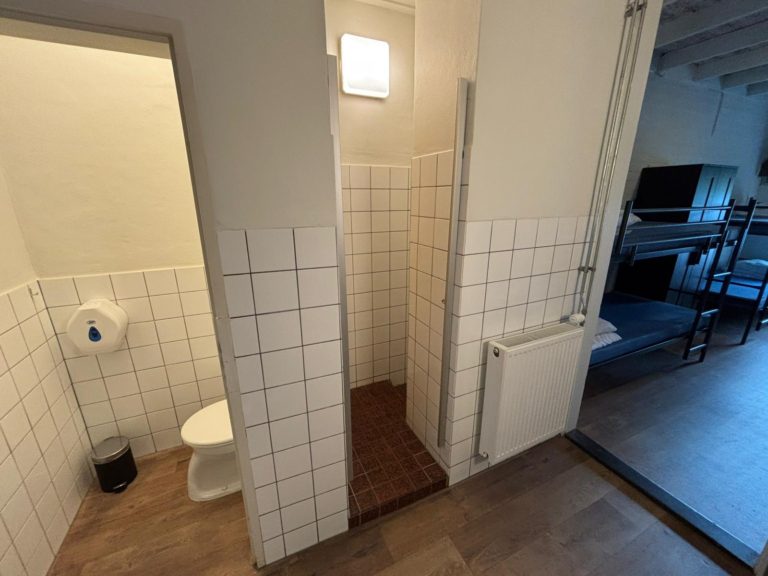 die Kabinentoilette