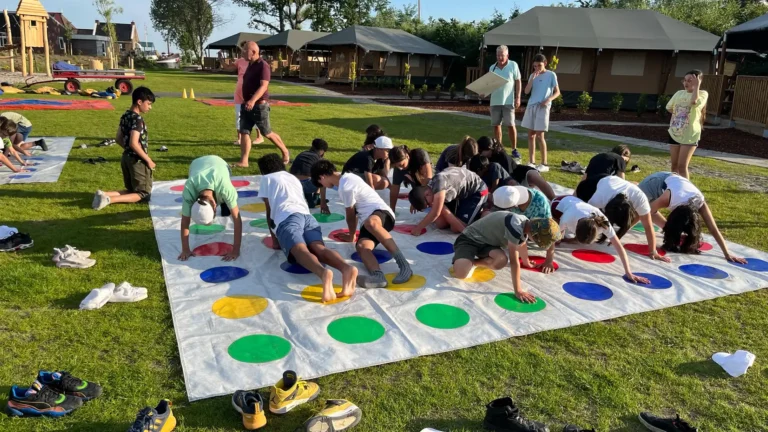 twister spelen bij Waterherbergh it Beaken